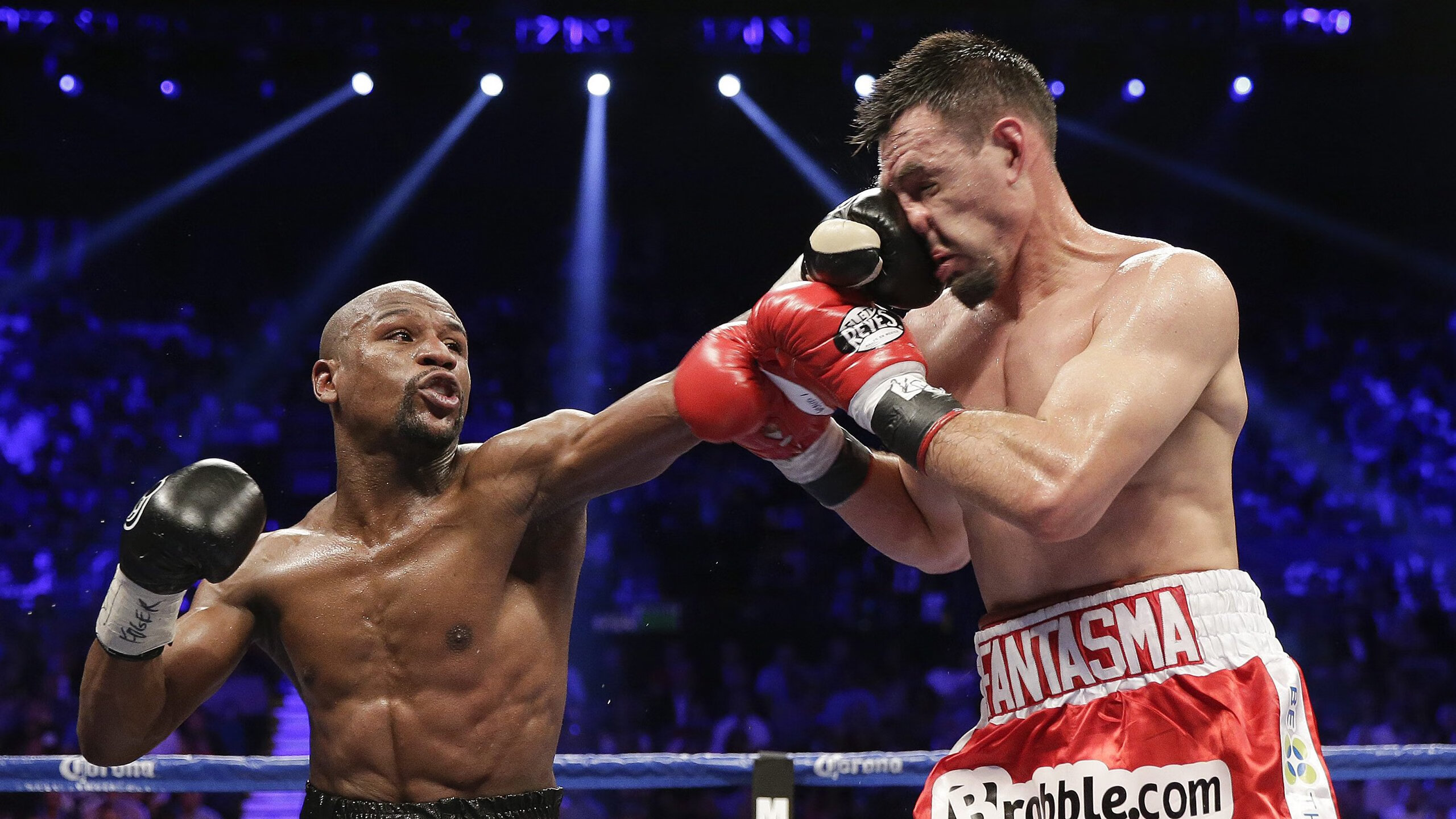 全北现代守门员屡献神扑，全北现代球员