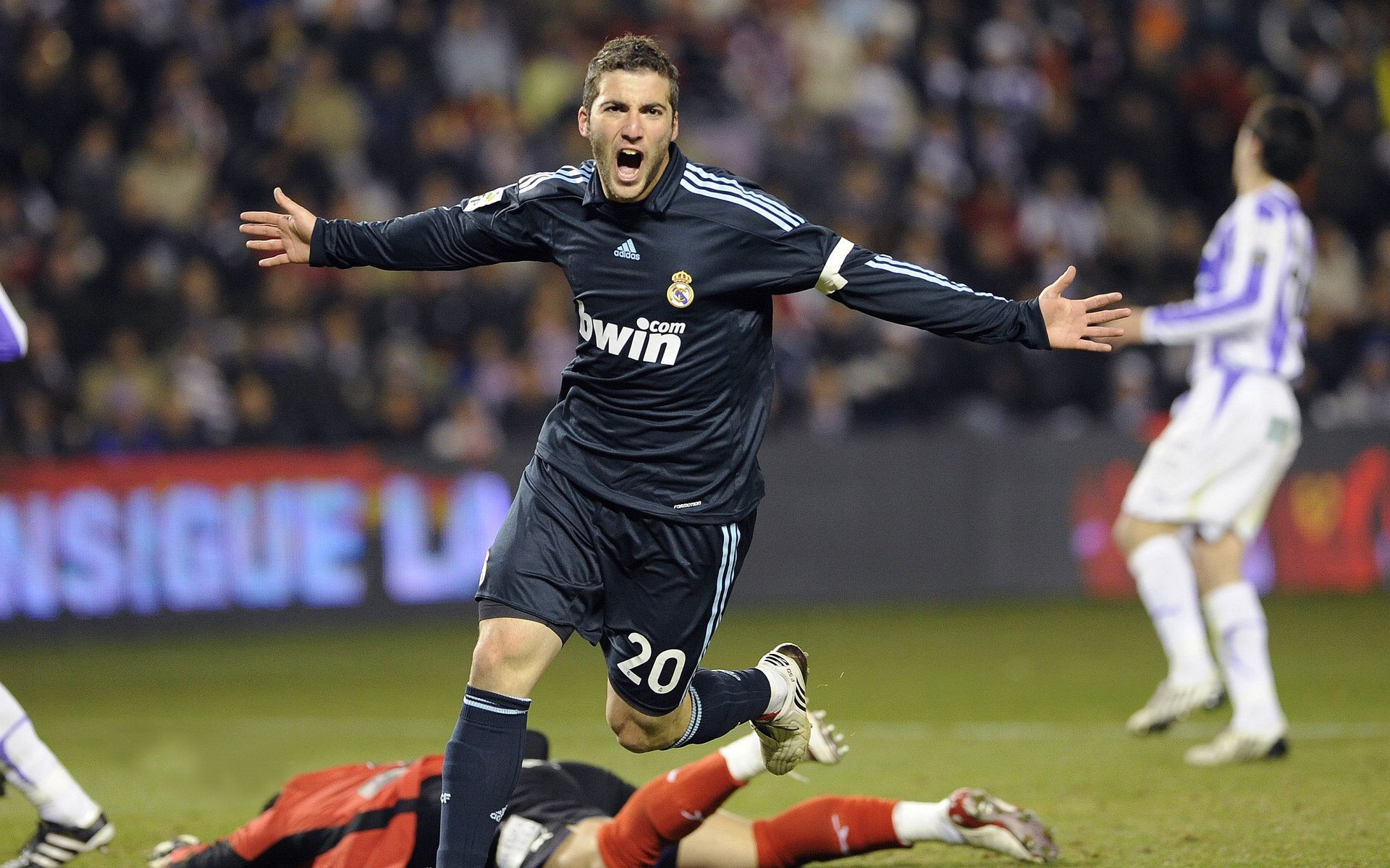 回顾世界杯经典瞬间合集，世界杯精彩过人